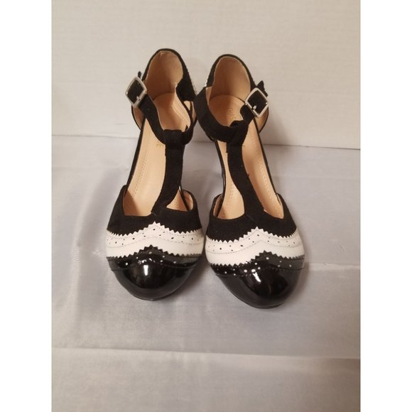 Chase + Chloe Shoes - Chase + Chloe black white 3" pump heels